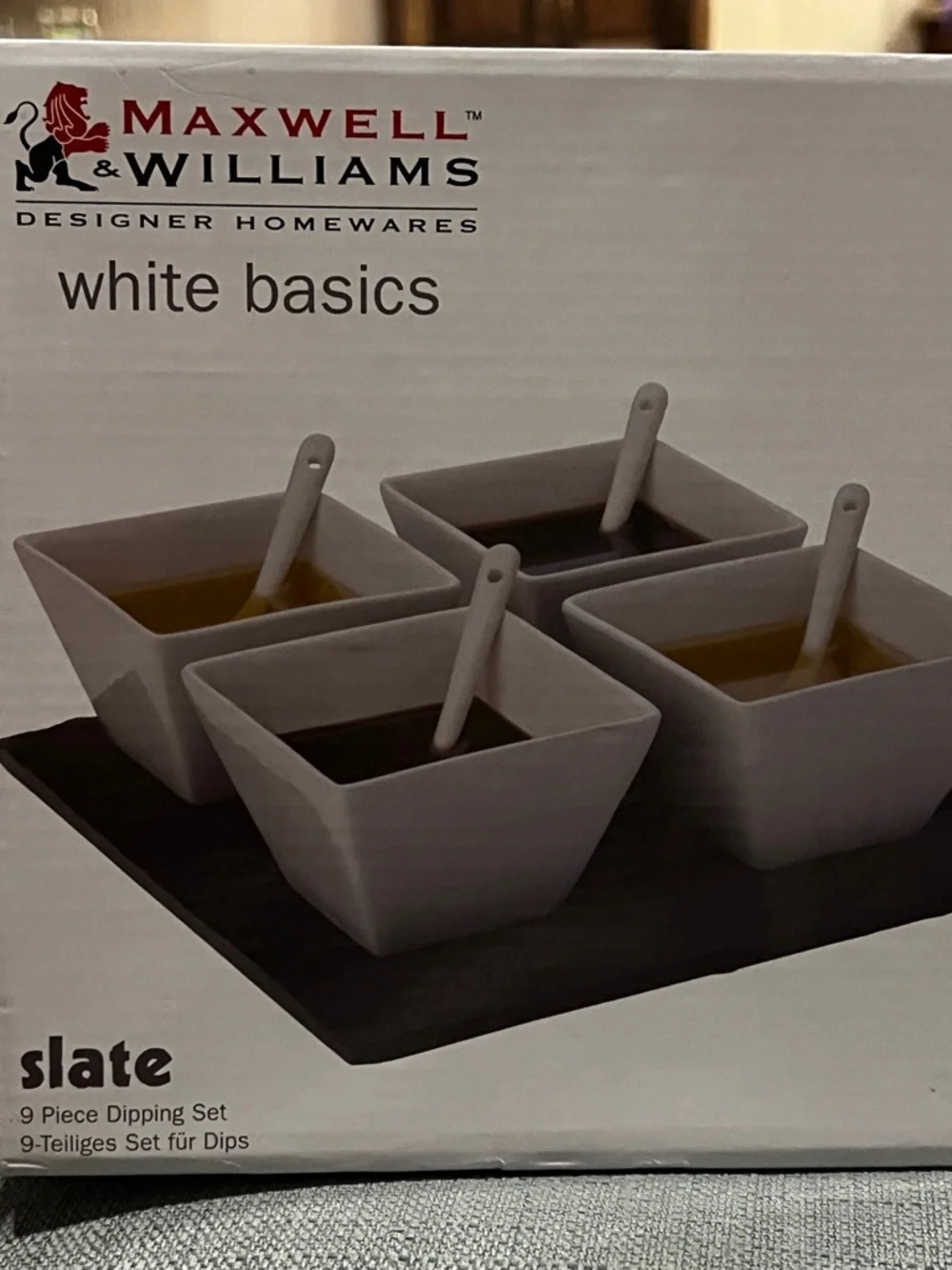 MAXWELL WILLIAMS 20CM SLATE & 9 PIECE DIPPING WHITE CERAMIC SET w/ SPOONS